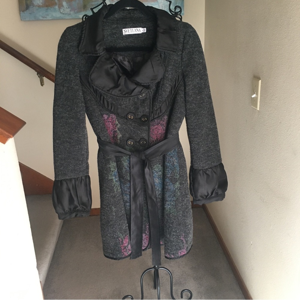 Svetlana Size 6 Acrylic Jacket